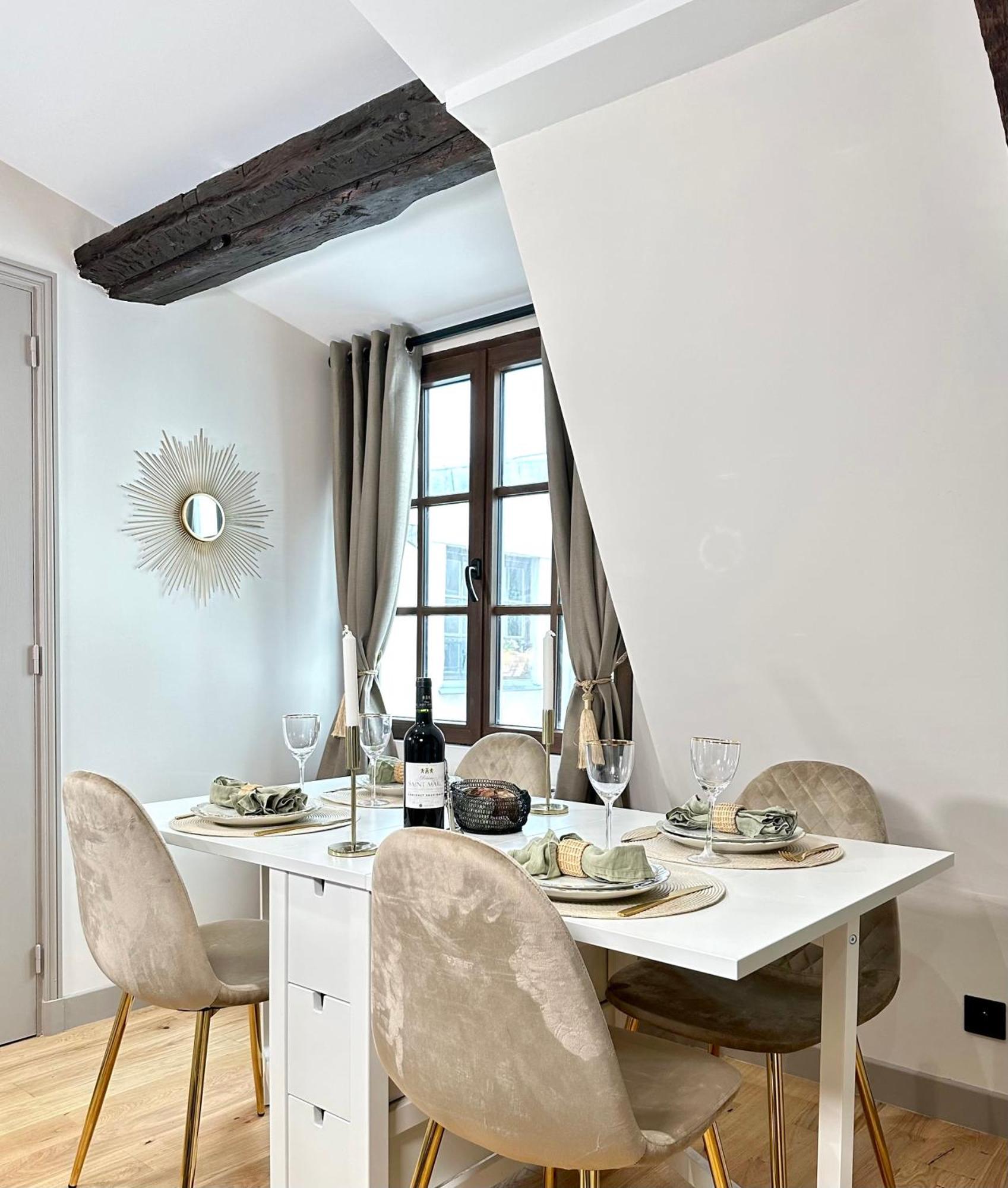 Le Marais' Finest Luxurious Apartment Parigi Esterno foto