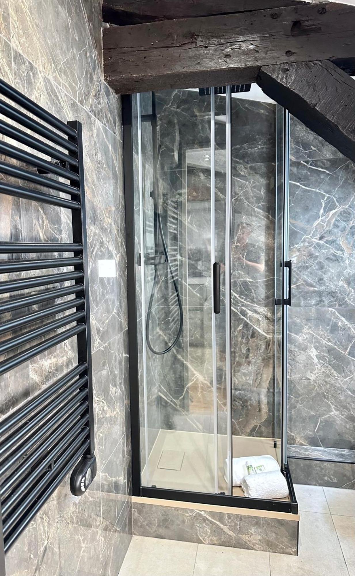 Le Marais' Finest Luxurious Apartment Parigi Esterno foto