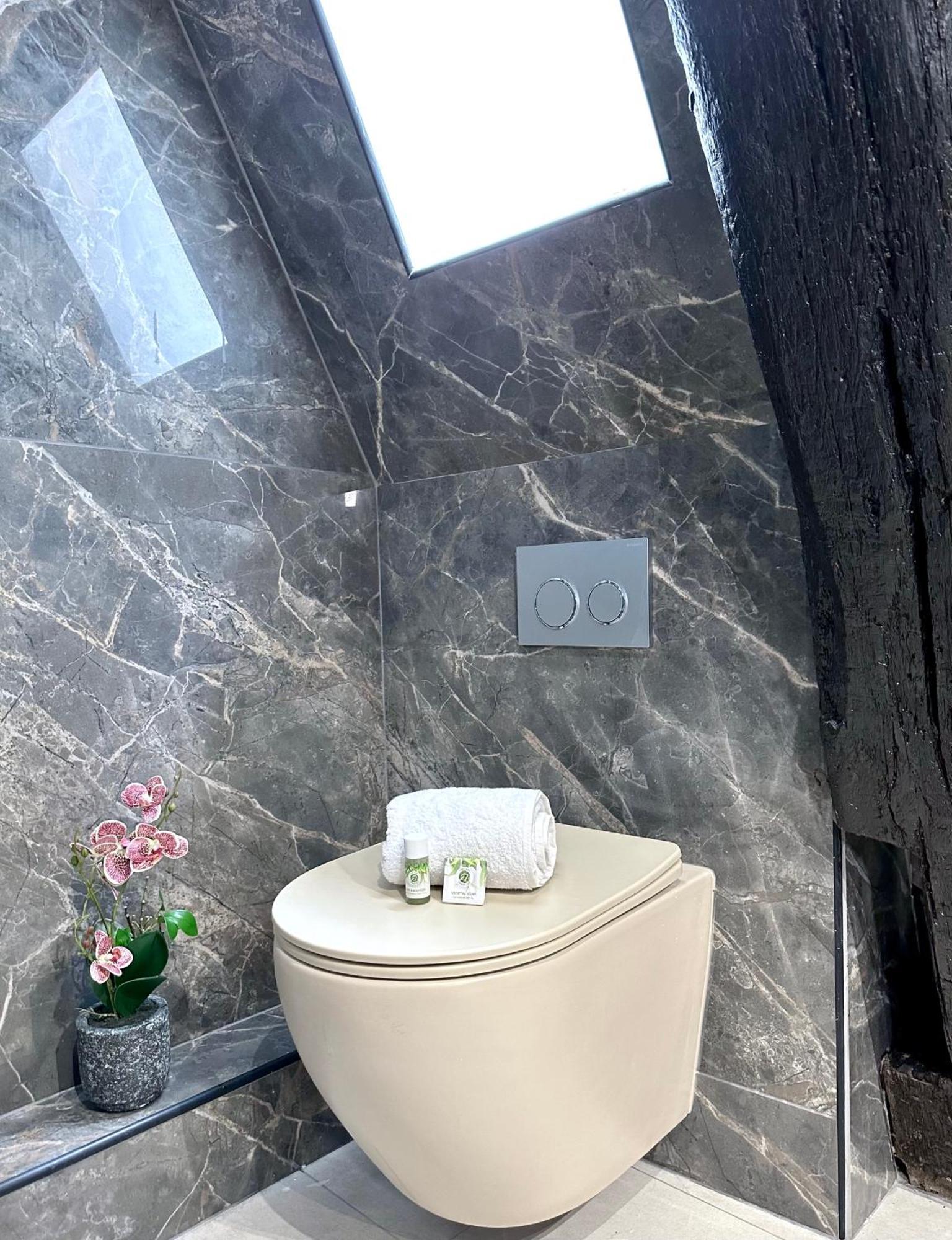 Le Marais' Finest Luxurious Apartment Parigi Esterno foto